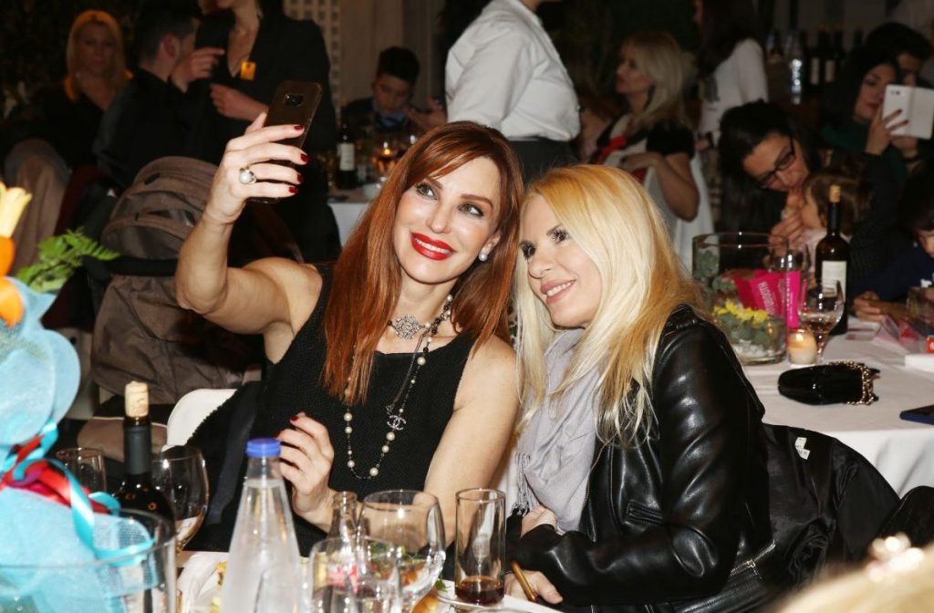 Read more about the article Dinner Party and the annual New Year’s Eve cake cutting for Cosmedical Clinic at “Politia Tennis Club”