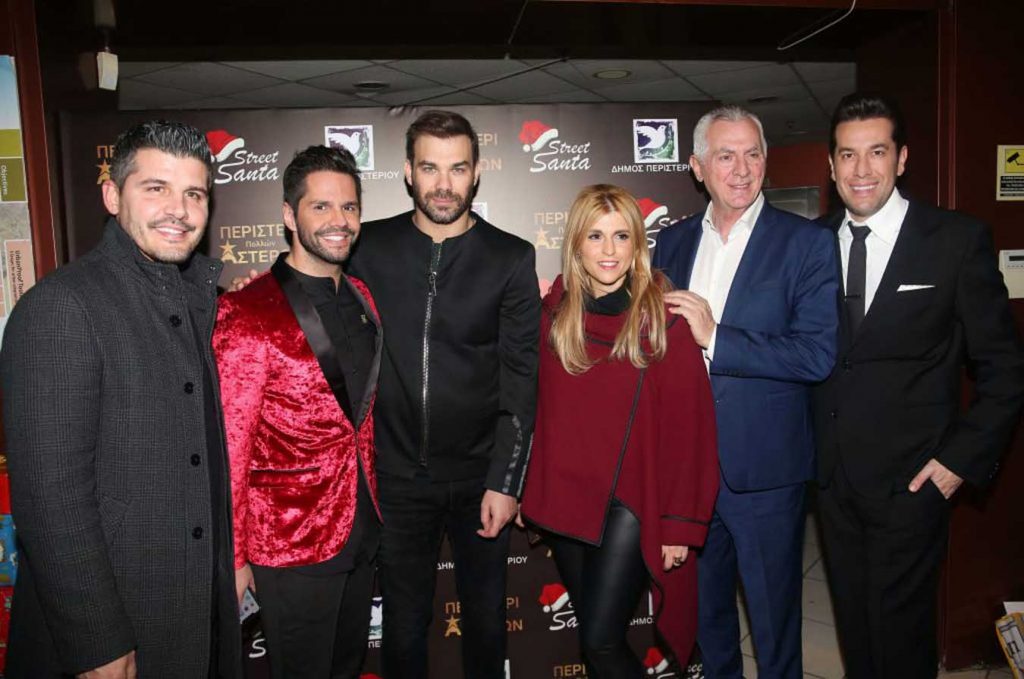 Read more about the article Η φαντασμαγορική Χριστουγεννιάτικη συναυλία του Γιώργου Σαμπάνη στο Δήμο Περιστερίου προσέλκυσε πάνω από 20.000 κόσμο!