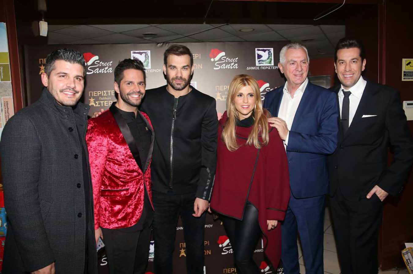 You are currently viewing Η φαντασμαγορική Χριστουγεννιάτικη συναυλία του Γιώργου Σαμπάνη στο Δήμο Περιστερίου προσέλκυσε πάνω από 20.000 κόσμο!