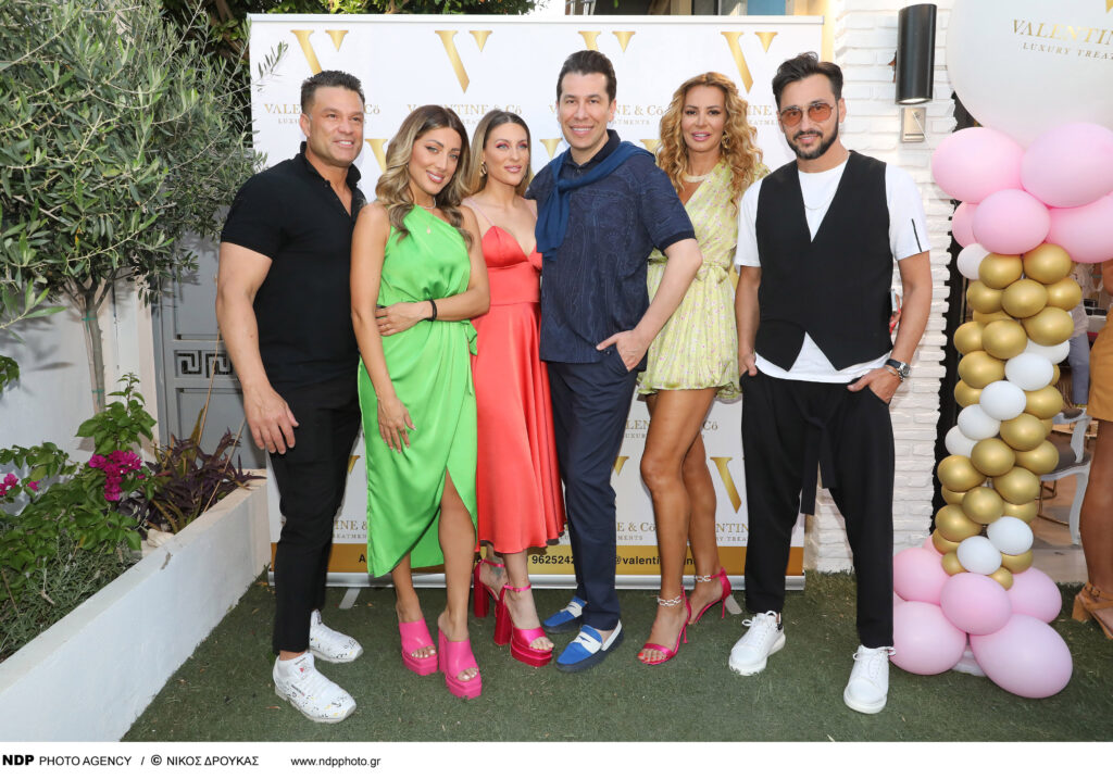 Read more about the article Ο Κώστας και η Βαλεντίνη  Σόμμερ γιόρτασαν με ένα εντυπωσιακό Anniversary Party τον ένα χρόνο λειτουργίας του Beauty Salon τους “Valentine & Cö”, στη Γλυφάδα!
