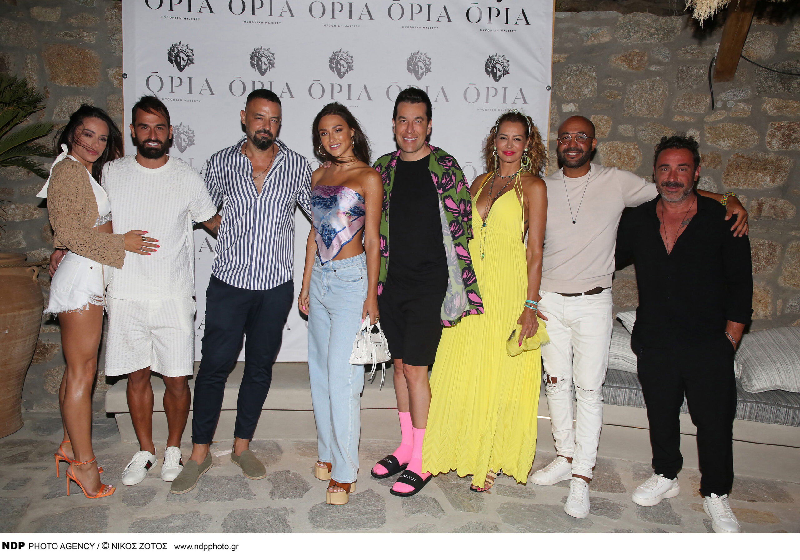 You are currently viewing H Μύκονος υποδέχεται το νέο Sunset Cocktail Bar Restaurant  “OPIA”!