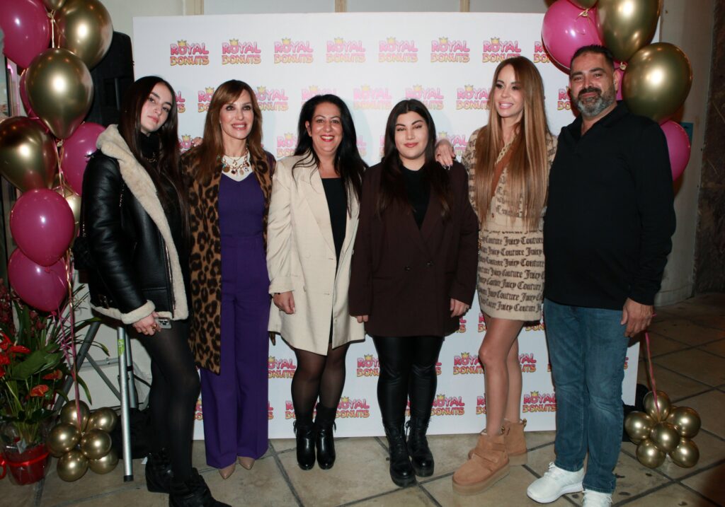Read more about the article Λαχταριστό Opening Party του πρώτου Dessert Bar στην Ελλάδα, του αγαπημένου Brand  “Royal Donuts”!