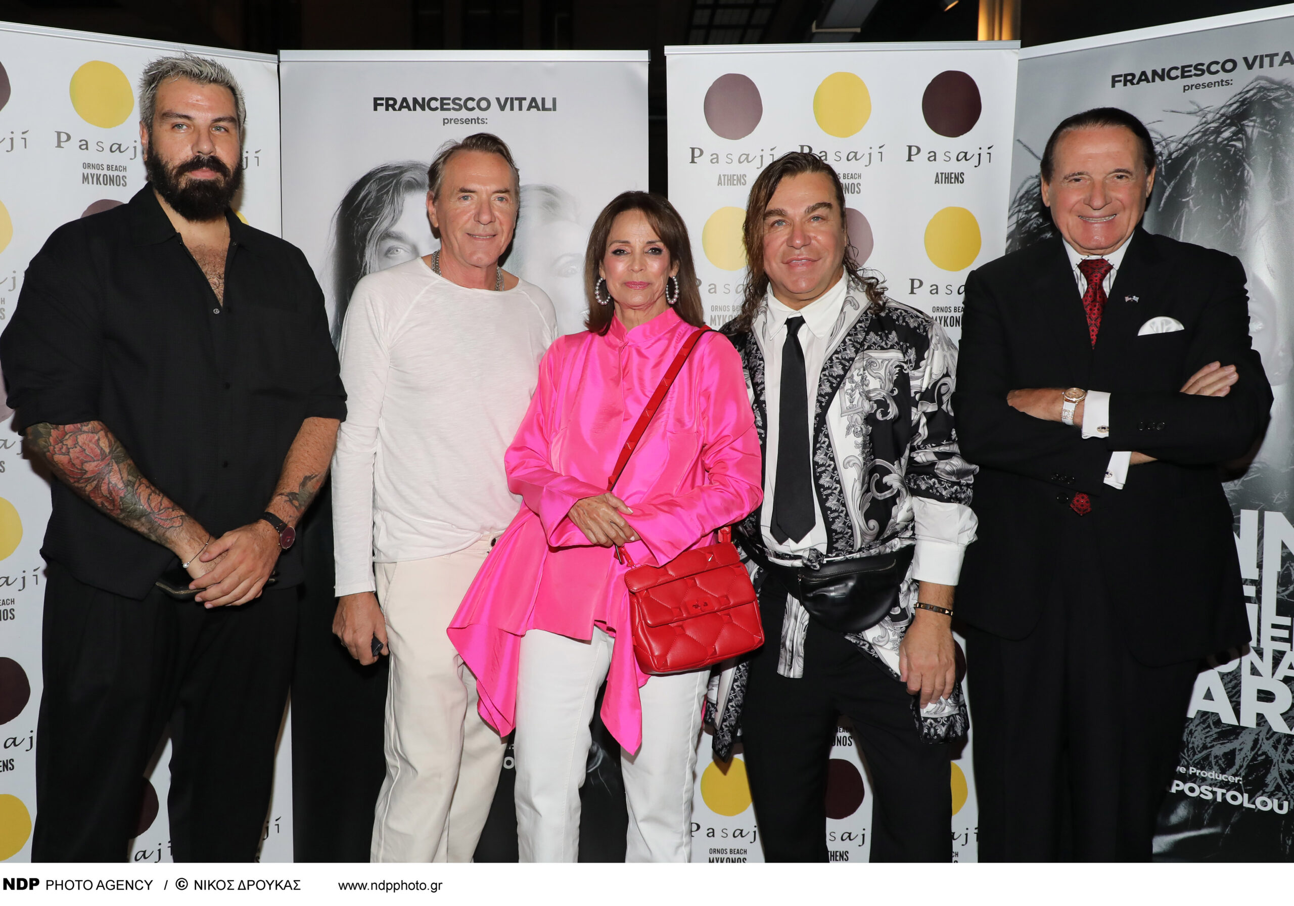 You are currently viewing Pre-Presentation of the long-awaited calendar of the legendary Hair Stylist Tryfonas Samaras with the one and only Greek Miss Universe Corinna Tsopei as muse at the “Pasaji Restaurant”!