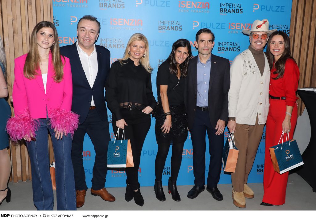 Read more about the article Συνάντηση επωνύμων για … τσάι στο πιο συναρπαστικό “Flavor that moves you” launch party του νέου iSENZIA!