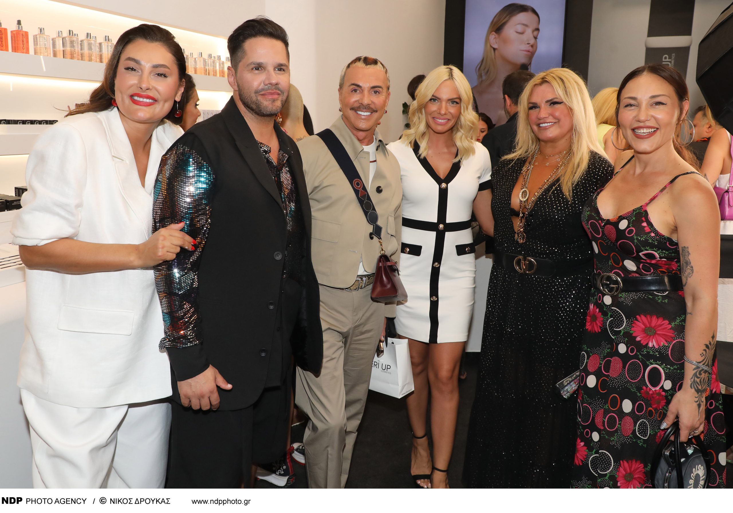 You are currently viewing Εντυπωσιακό Grand Opening για το νέο κατάστημα της premium εταιρείας καλλυντικών “CHERĪ UP” Cosmetics!