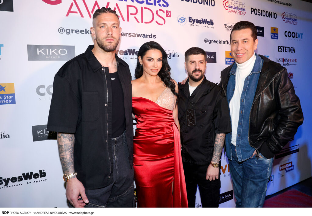 Read more about the article The celebrity favorite hairdresser, Nikos Zoumas, shone with his presence at this year’s “Greek Influencers Awards”, winning the “Top Hair Stylist & Nail Trending Saloon Influencer” award!