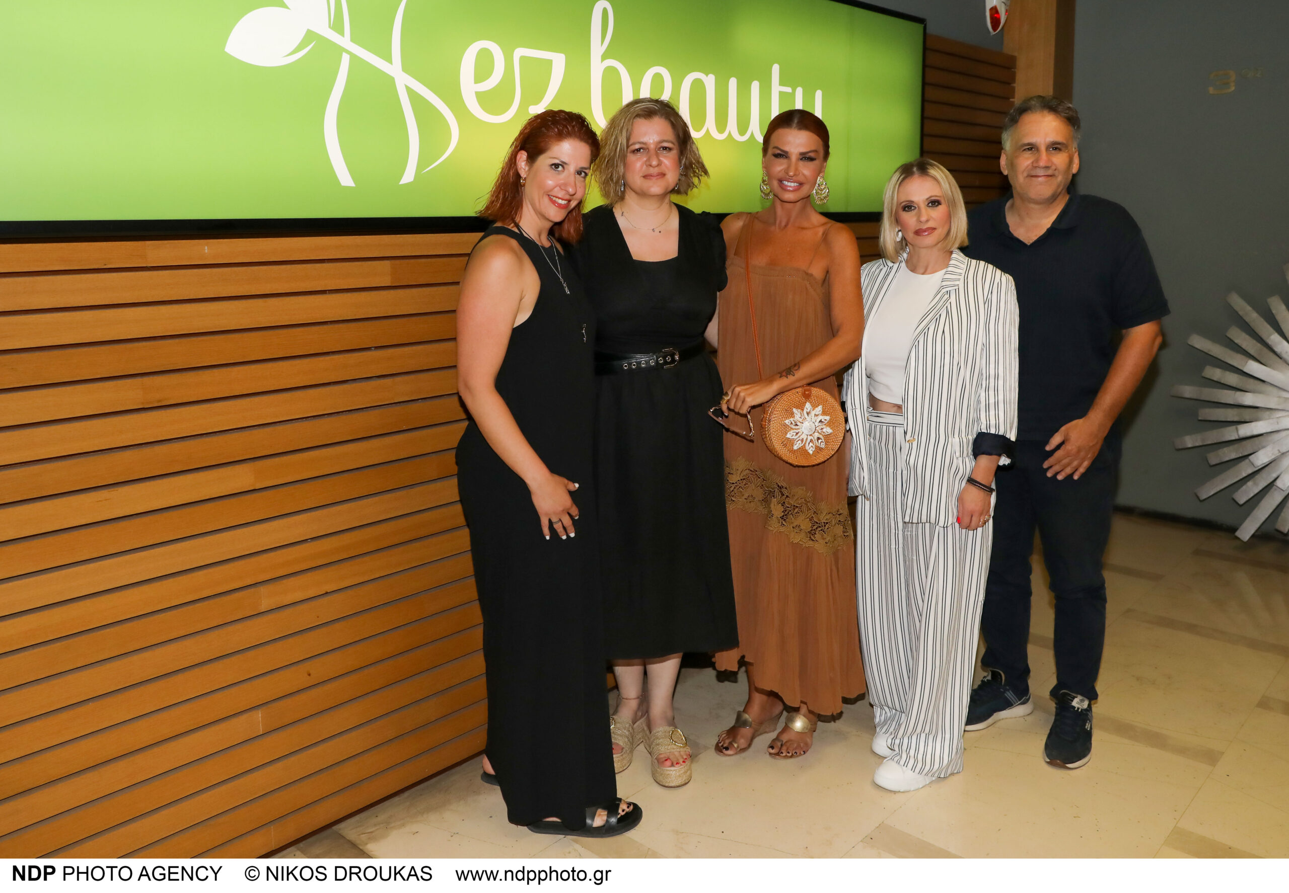 You are currently viewing Το μυστικό της ομορφιάς αγαπημένων προσώπων της ελληνικής showbiz έχει το όνομα “Ez Beauty”, που έχει γίνει πλέον πόλος έλξης λάμψης και περιποίησης!