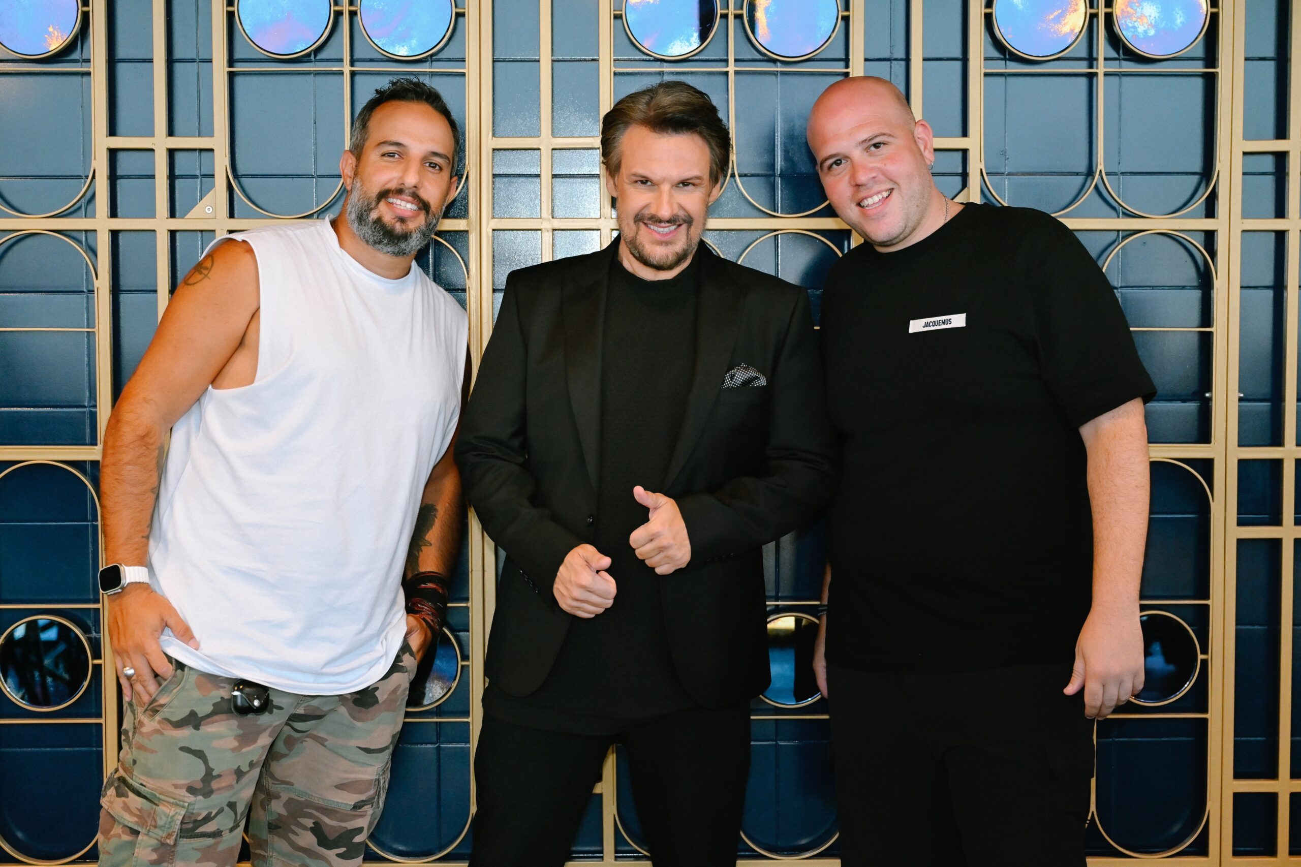 You are currently viewing “Προσεχώς”… η πολυαναμενόμενη πρεμιέρα του Πάνου Κιάμου στο ανανεωμένο “Notes Live” της Κύπρου και στο backstage της φωτογράφισης όλοι πήραν μία γεύση από το τι πρόκειται να συμβεί στο πιο hot live πρόγραμμα της νέας σεζόν! 