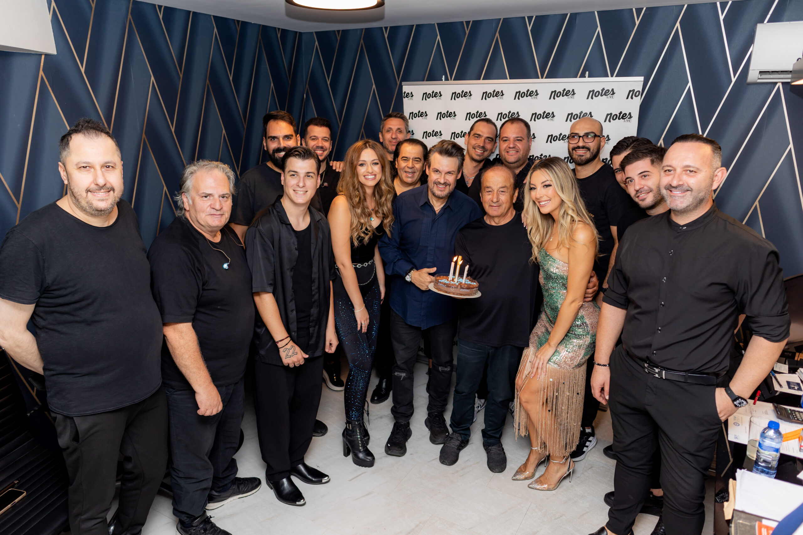 You are currently viewing Panos Kiamos premiered at the brand new “Notes Live” in Cyprus, celebrating his birthday with the entire Cypriot audience and his fans from all over Greece, who adored him!