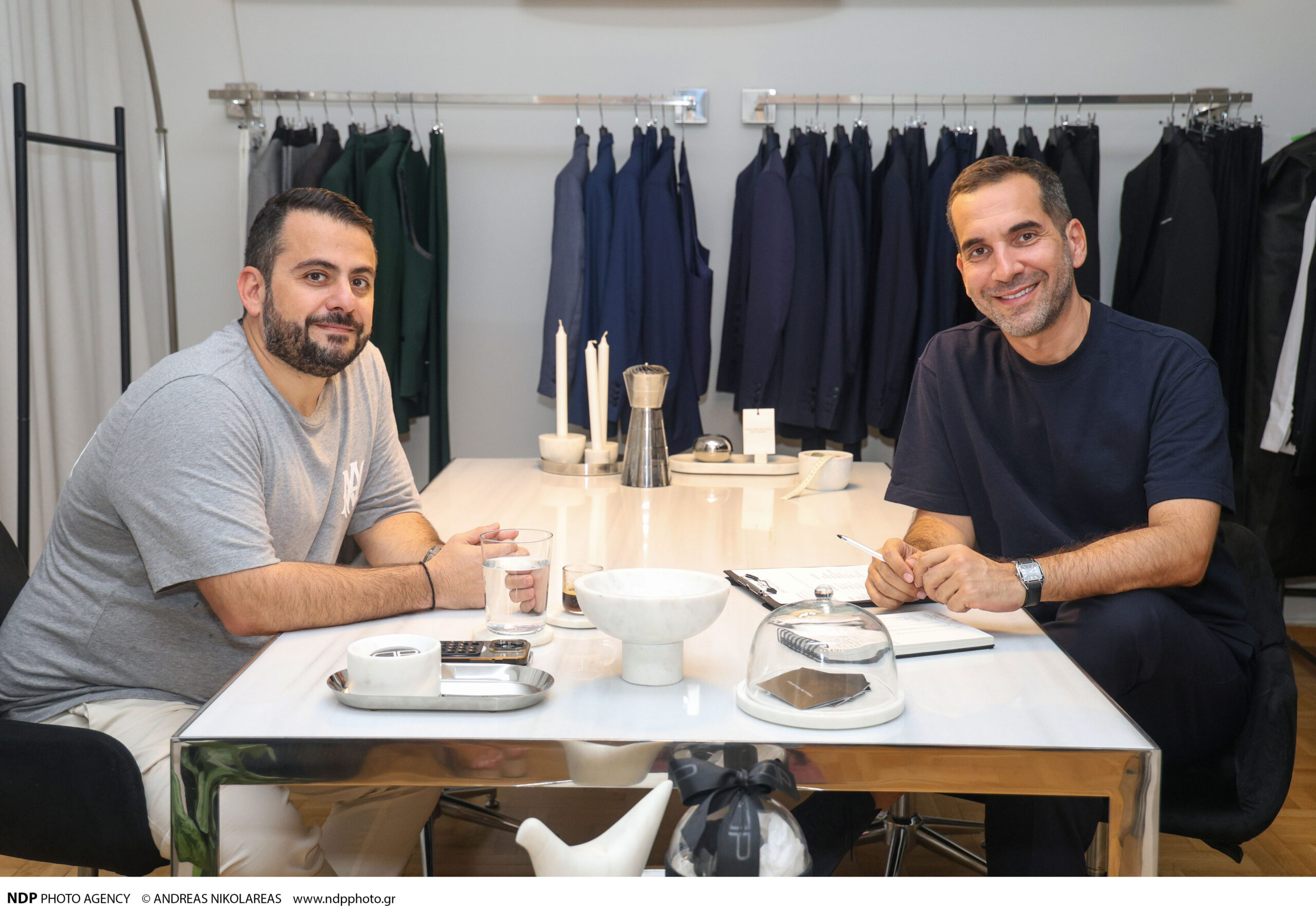 You are currently viewing Ο Δρ. Δημήτρης Ζάμπογλου και ο κορυφαίος Έλληνας εκφραστής του “sur mesure” Δημήτρης Πέτρου ενώνουν τις δυνάμεις τους για μια συλλογή εμπνευσμένη από την ελληνική τέχνη!