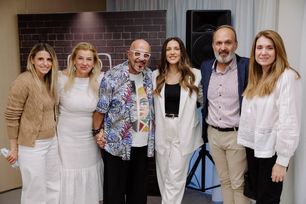 Read more about the article Η Ιουλία Καλλιμάνη στον Ξενώνα «ΕΛΠΙΔΑ» – Μια αγκαλιά αγάπης, χαράς και αισιοδοξίας για τα παιδιά!